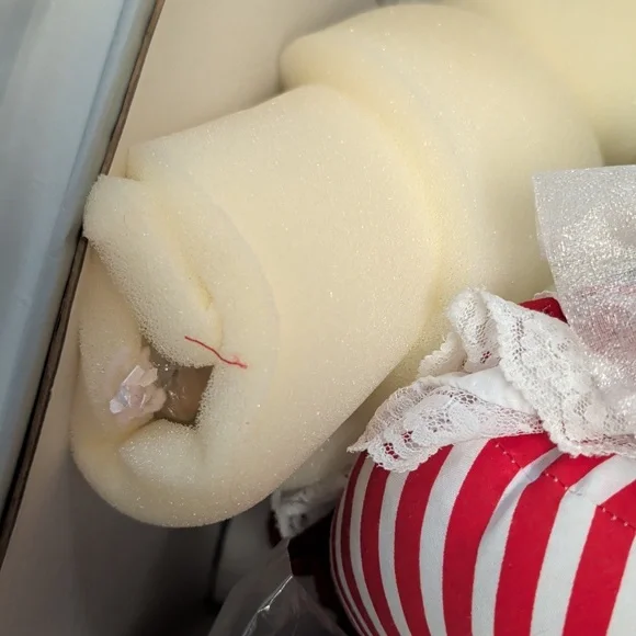 Very Rare "French Kissy" Authenticated Collectors Doll - Picture 4 of 12